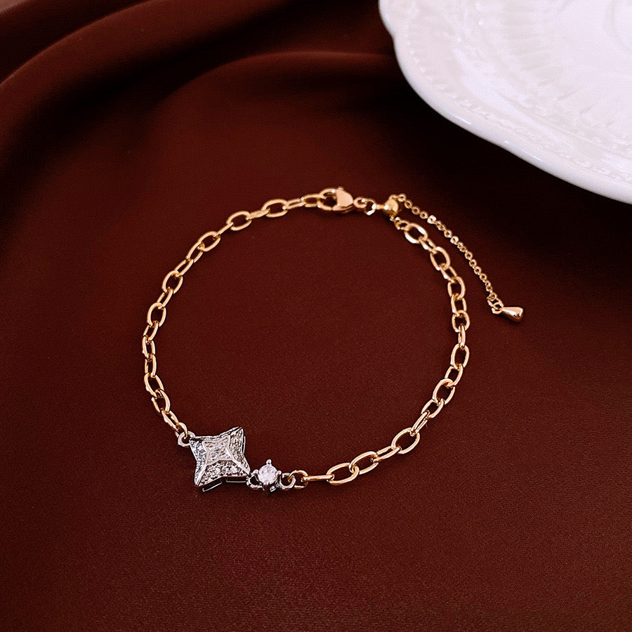 Stellar Link – Star Accent Chain Bracelet