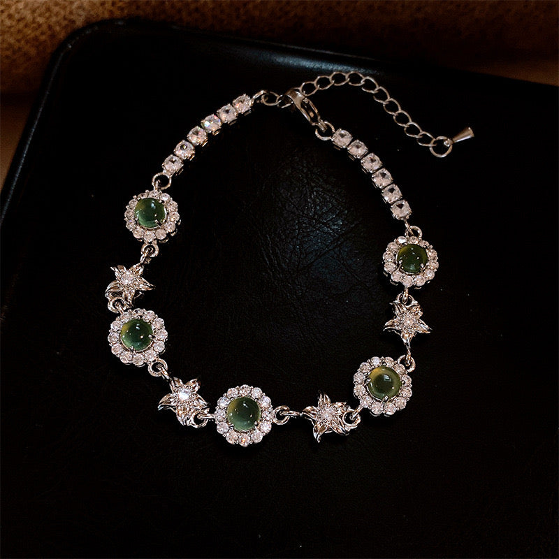 Forest Halo – Vintage Emerald Cluster