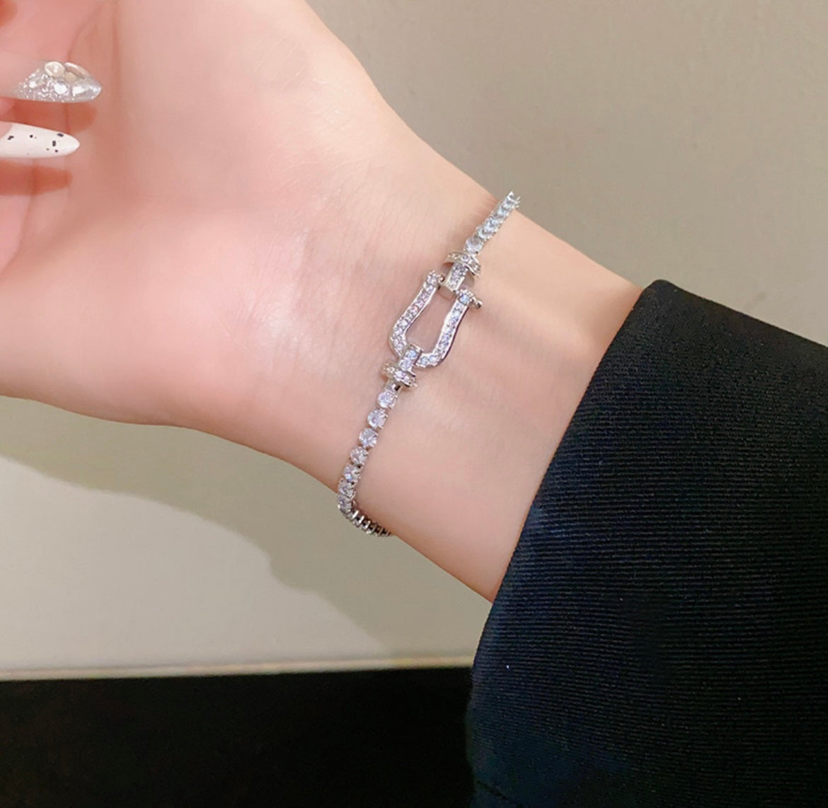 Luxe Clasp – Sparkling Harmony Bracelet