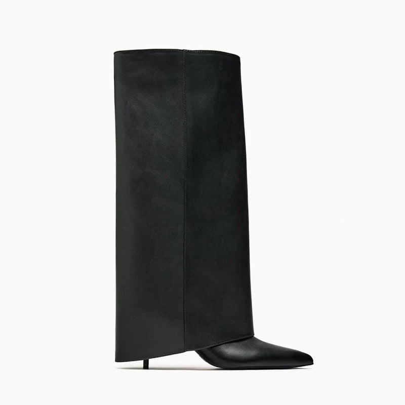 Design-Stiefel mit modernem Oversized-Look
