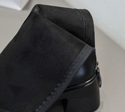 Kniehohe Plateau-Stiefel aus
Leder