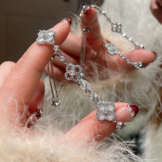 Frosted Bloom – Winter Garden Bracelet