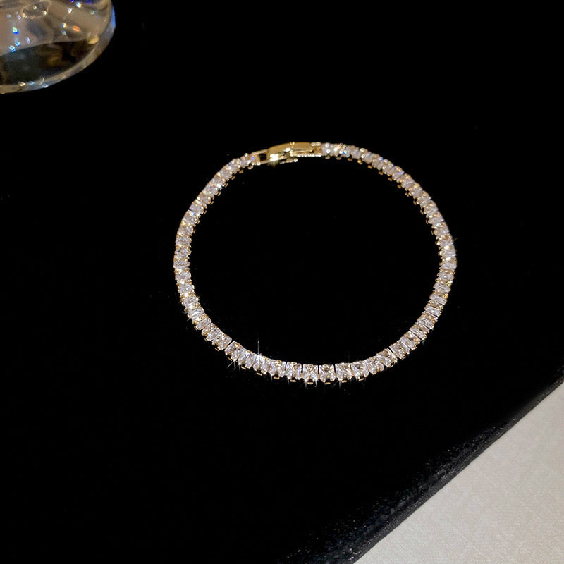 Gilded Halo – Classic Tennis Bracelet