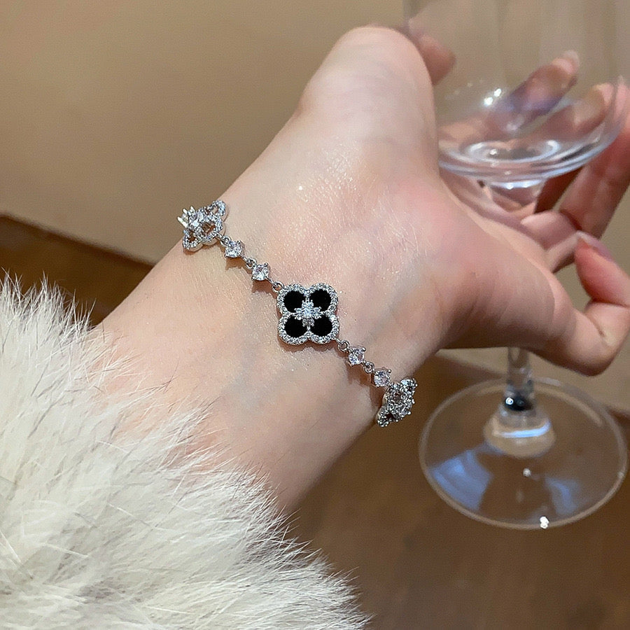 Midnight Petal – Noir Crystal Bracelet