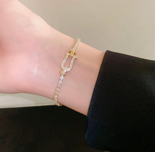 Luxe Clasp – Sparkling Harmony Bracelet