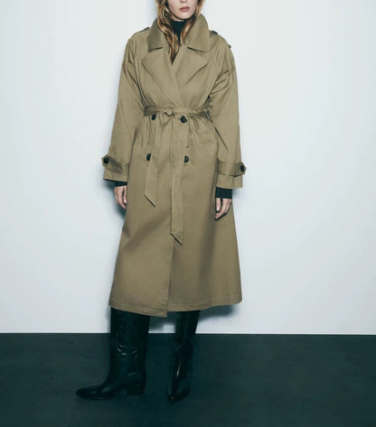 Zeitloser Trenchcoat in Beige mit Gürtel