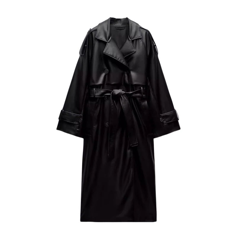 Schwarzer Ledermantel mit Gürtel