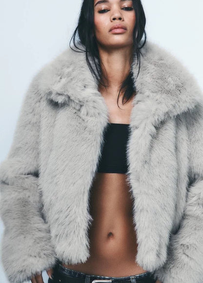 Kurzjacke aus weichem Kunstfell