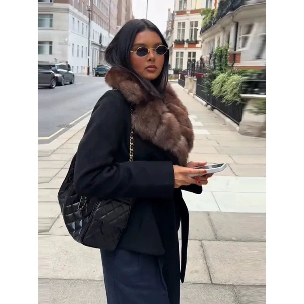 Aleyna Mantel mit Fellkragen